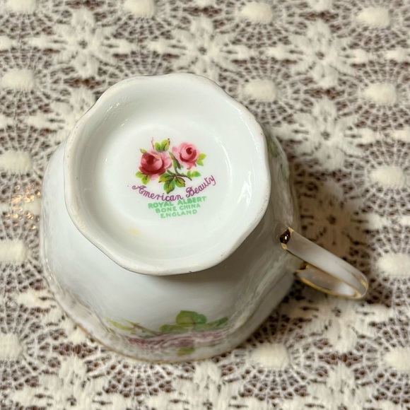 Royal Albert American Beauty Teacup and Saucer - Picture 5 of 5